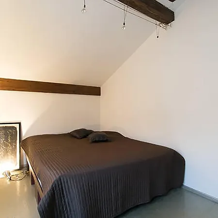 Old Town Apartment *